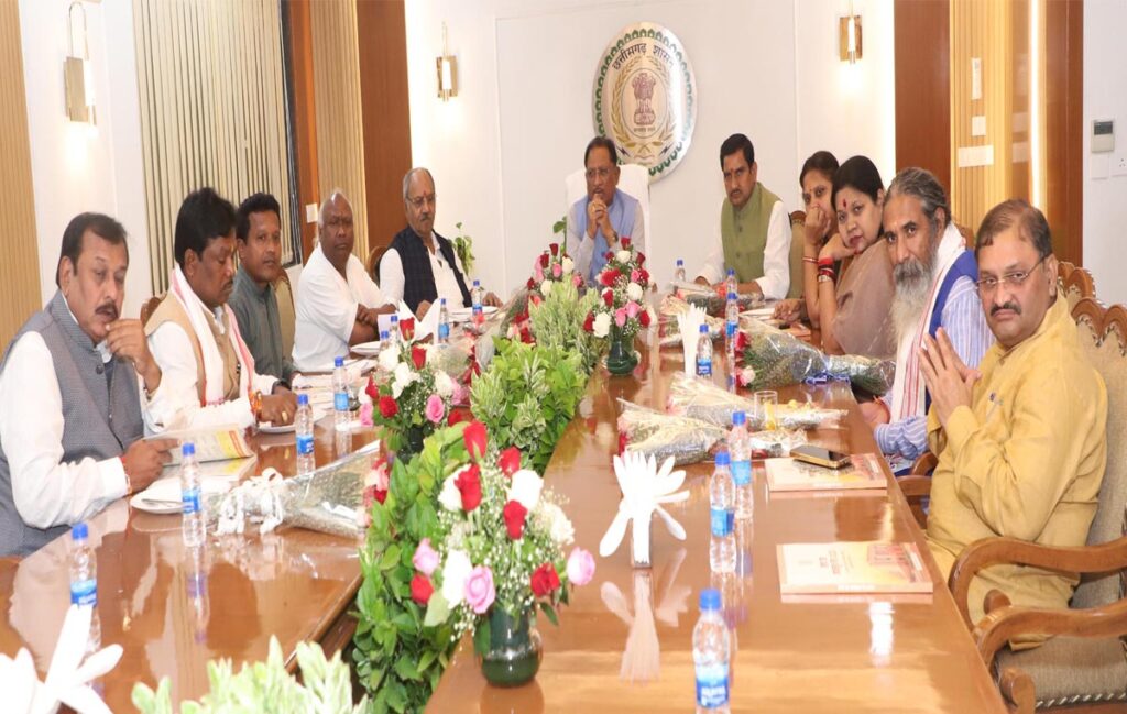 Bhoj दिल्‍ली में विष्‍णुदेव की दावत: फोटो में देखिए- कौन- कौन हुआ डीनर में शामिल