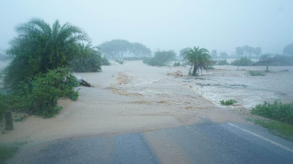 Flood in Bastar छत्‍तीसगढ़ में बाढ़ का कहर: 5 की मौत, राहत शिविरों में रखे गए 21 सौ से ज्‍यादा लोग