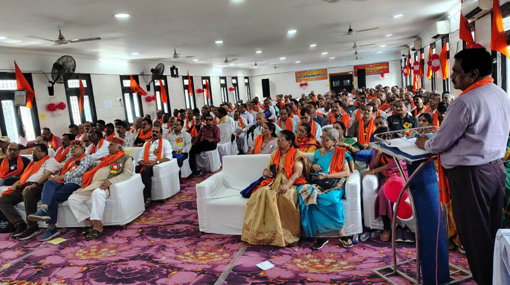 Pensioners  पेंशनरों को धारा 49 से मिलेगी मुक्ति: पेंशनर्स महासंघ के अविधवेशन में BJP के MLA बोले…