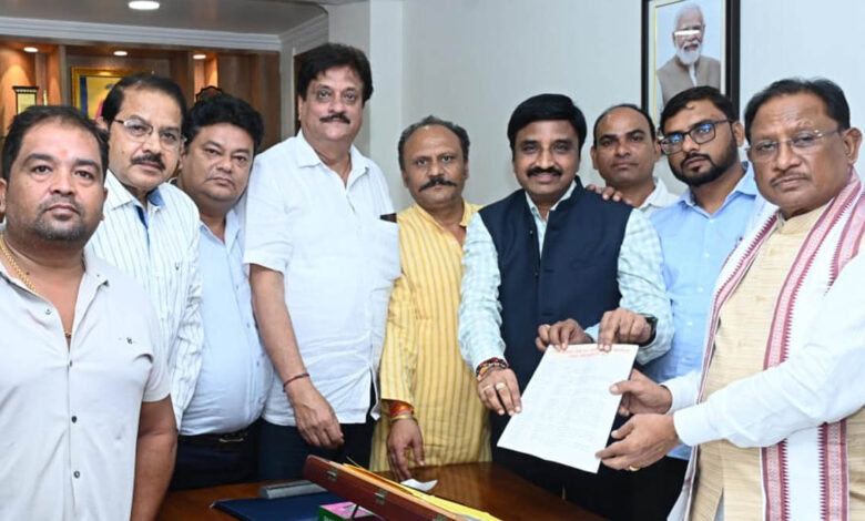 CG News मुख्यमंत्री से मिला फेडरेशन का प्रतिनिधिमंडल: CM बोले- कर्मचारियों की समस्याओं के समाधान के लिए सरकार गंभीर