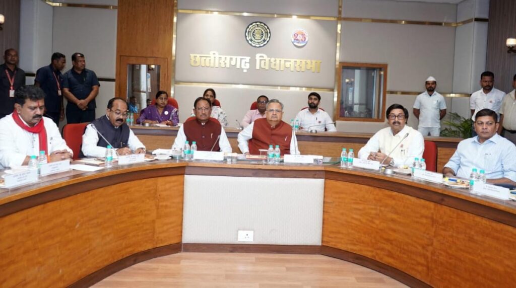 CG Vidhansabha छत्तीसगढ़ आएंगे प्रधानमंत्री मोदी: स्पीकर डॉ. रमन के साथ मुख्यमंत्री ने की तैयारियों की समीक्षा