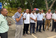 CSPC बिजली कंपनी मुख्याेलय के सामने महासंघ का अनुठा प्रदर्शन: 11 सूत्रीय मांगों का सौंपा ज्ञापन