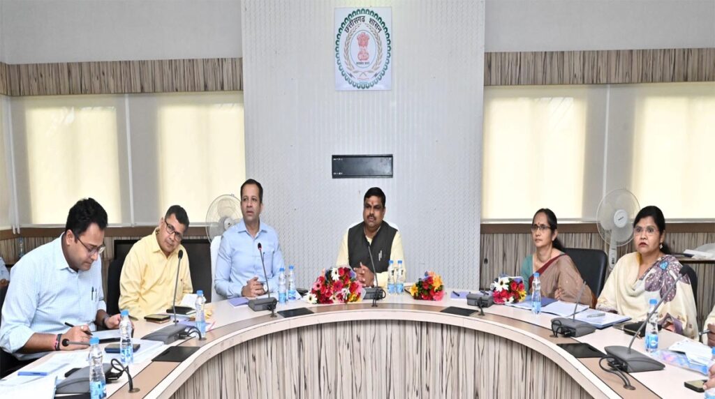 Education स्कूल शिक्षा विभाग की समीक्षा बैठक: मंत्री ने ऐसे स्कूलों की 10 दिन में मांगी जानकारी, DEO को नोटिस जारी करने के निर्देश