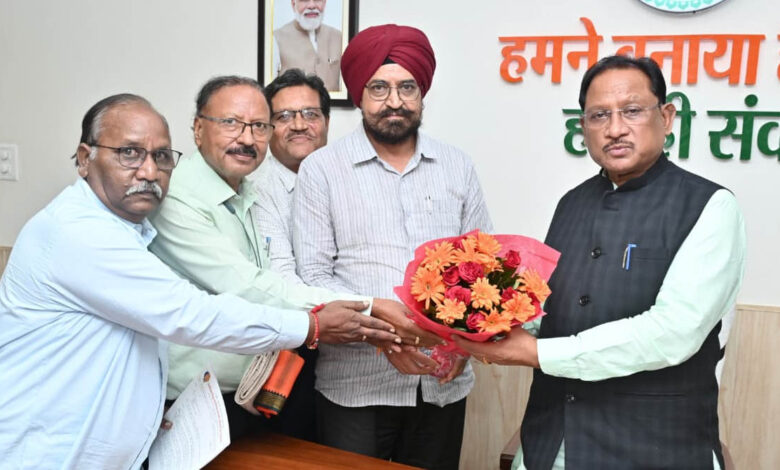 Electricity Company मुख्यमंत्री से मिला सेवानिवृत्त महासंघ का प्रतिनिधिमंडल: नए मुख्यालय भवन समेत इन विषयों पर हुई बात