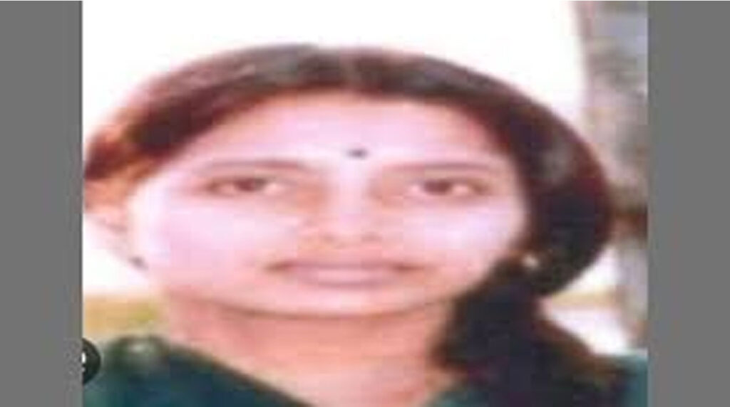 Naxalite surrender कुख्यात महिला नक्सली कमांडर ने किया सरेंडर: जानिए- कौन है सुजाता, कौन है सुजाता का पति और किससे होती है उसकी क्रुरता की तुलना