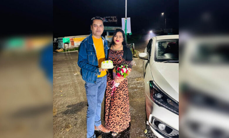 Chhattisgarh छत्तीसगढ़ में मंत्री के निज सहायक की पत्नी का सड़क पर बर्थडे सेलिब्रेशन, वायरल हुआ वीडियो