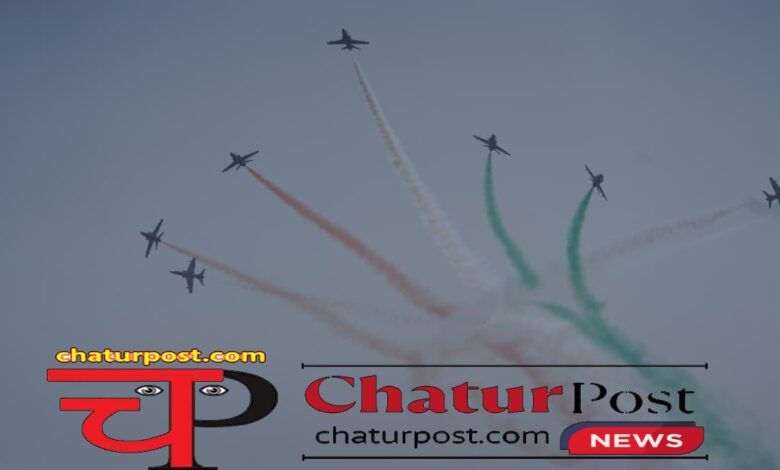 Air Show आसमान में विमानों का हैरतअंगेज करतब, सड़क पर जनसैलाब, नवा रायपुर में ट्रैफिक जाम, देखिए फोटो