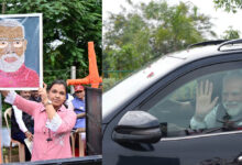 CG Rajyotsav रायपुर पहुंचे PM मोदी: मंत्रियों ने किया Welcome देखिए- एयरपोर्ट पर स्वाहगत और रोड शो की तस्वीनरें