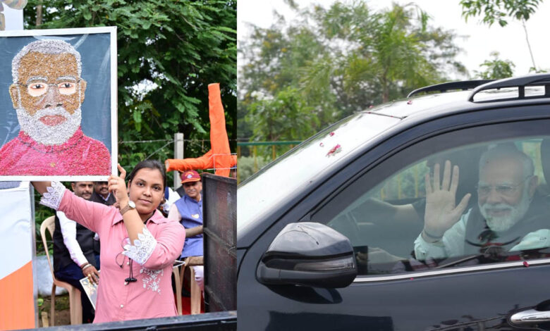 CG Rajyotsav रायपुर पहुंचे PM मोदी: मंत्रियों ने किया Welcome देखिए- एयरपोर्ट पर स्वाहगत और रोड शो की तस्वीनरें