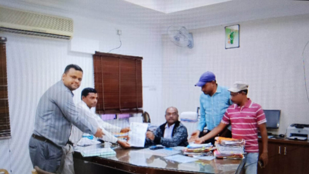 Meter reader अनिश्चितकालीन हड़ताल का नोटिस: मीटर रीडरों पर जानलेवा हमले, प्रबंधन खामोशी से बढ़ी नाराजगी