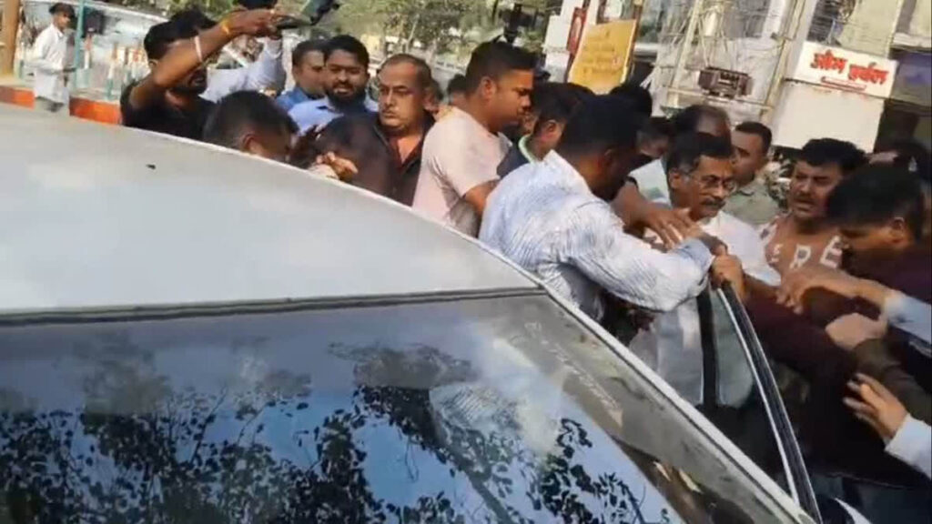 Amit Baghel 26 दिन से फरार अमित बघेल को थाना से 20 मीटर पर पहले पुलिस ने किया गिरफ्तार