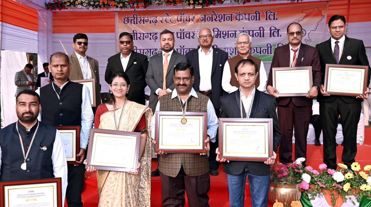 CSPC पावर कंपनी में पुरस्कार वितरण: गणतंत्र दिवस के अवसर पर चेयरमैन डॉ. रोहित यादव ने किया पुरस्कृत