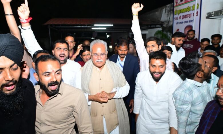 Chaitanya Baghel चैतन्य बघेल को जमानत: हाईकोर्ट ने जताई नारजगी, समर्थक ने मनाया जश्र तो पूर्व सीएम बघेल ने कहा...