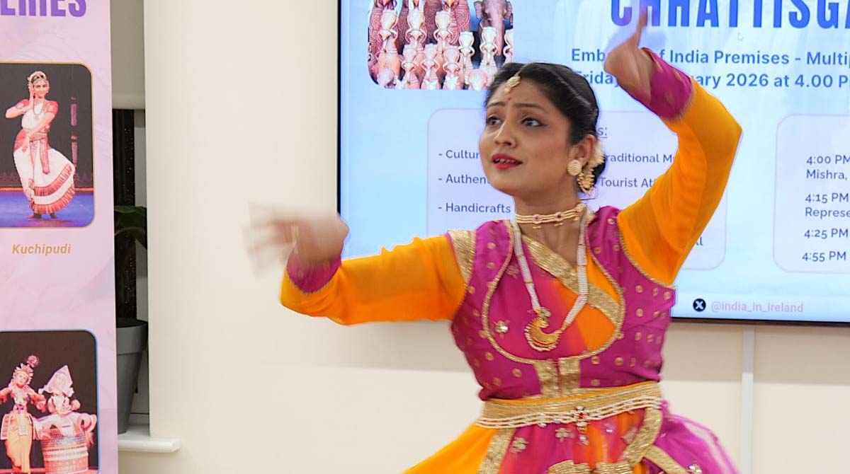 Cultural Event आयरलैंड पहुंची छत्‍तीसगढ़ी कला और संस्‍कृति के साथ पकवानों की महक: डबलिन में हुआ आयोजन