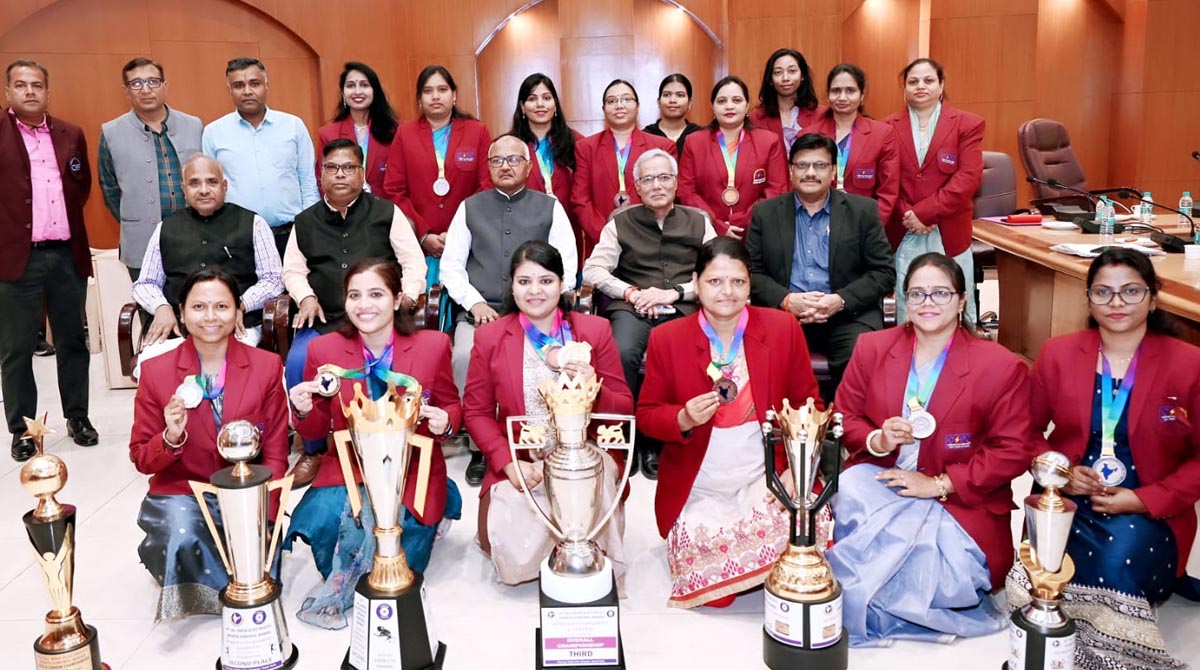 Power company में सम्मान समारोह: राष्ट्रीय स्तर पर परचम लहराने वालों का प्रबंधन ने किया सम्मा न