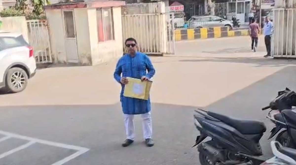 Vikash Tiwari झीरम पर कांग्रेस में घमासान: पार्टी नेताओं का नार्को टेस्ट की मांग करने वाले विकास तिवारी, सबूत लेकर पहुंचे कांग्रेस मुख्यालय!