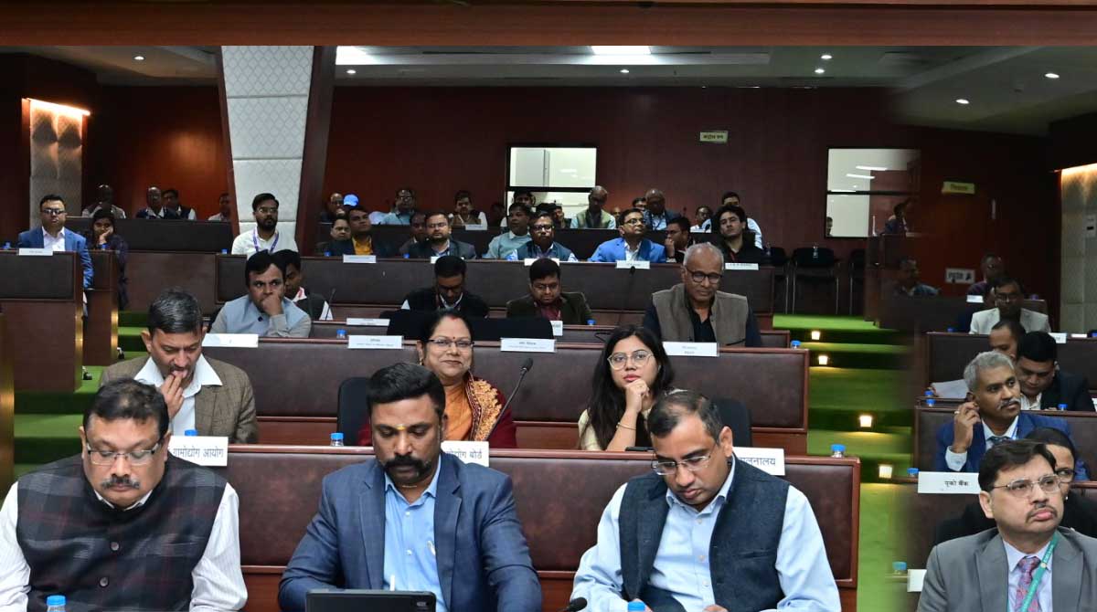 chief Secretary मुख्य सचिव ने ली बैंकर्स की बैठक: साइबर अपराध रोकने और डिजिटल सुरक्षा को लेकर दिए निर्देश