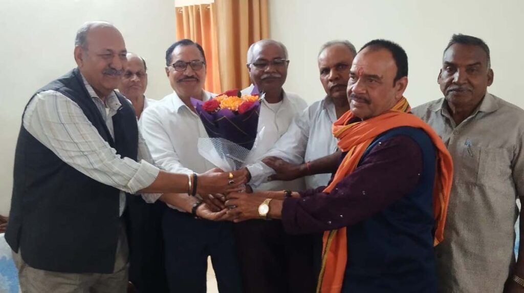 Raipur कैशलेस हेल्थ स्कीम व पेंशन फंड समेत इन विषयों को आयोग के सामने उठाएगा विद्युत मंडल पेंशनर्स एसोसिएशन