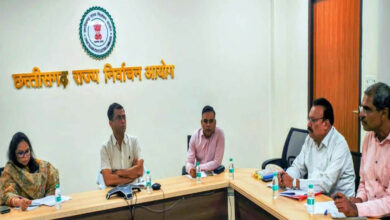 CG छत्तीसगढ़ में स्थानीय चुनाव की तैयारी: राज्य निर्वाचन आयुक्त ने ली बैठक, जानिए- कितने पदों पर होगा चुकनाव