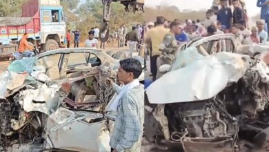 CG छत्तीसगढ़ में भीषड़ सड़क दुर्घटना: कोबरा बटालियन के 3 जवान समेत 4 की मौत, बाइक सवार 3 युवकों की भी गई जान  