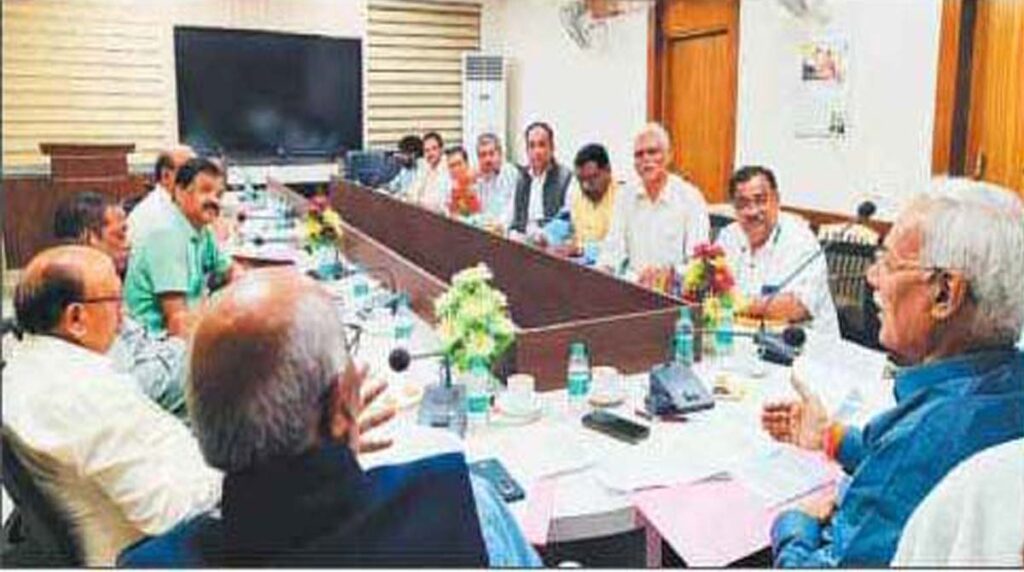 CSPTCL उच्‍च प्रबंधन को भेजा गया OPS बहाली का ड्राफ्ट: संविदा कर्मियों को मिलेगा अतिरिक्‍त वेतन, नई भर्ती की भी तैयारी