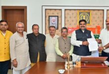 Education शिक्षा मंत्री से मिला शिक्षक संघ: प्रभारवाद, पदोन्नति, पेंशन और आयोग का पुनर्गठन समेत इन विषयों पर हुई चर्चा