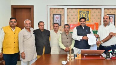 Education शिक्षा मंत्री से मिला शिक्षक संघ: प्रभारवाद, पदोन्नति, पेंशन और आयोग का पुनर्गठन समेत इन विषयों पर हुई चर्चा