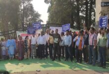 KVK कृषि विज्ञान केंद्रों की हड़ताल किसानों व कृषि व्यवस्था के लिए घातक: कुलपति से तत्काल हस्तक्षेप करने की मांग