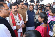 हथियार छोड़ चुके नक्‍सली पहुंचे विधानसभा: जानिए- मुख्‍यमंत्री साय क्‍या कह कर किया स्‍वागत