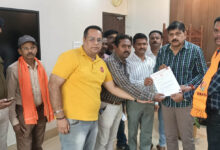 SEC Rail दक्षिण पूर्व मध्य रेलवे मजदूर संघ का प्रदर्शन: रेलवे प्रशासन को सौंपा 9 सूत्रीय मांगों का ज्ञापन