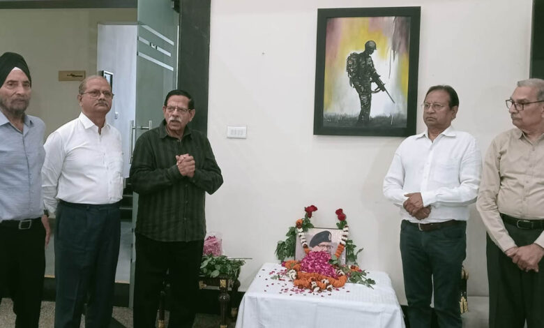 Vishvranjan पूर्व DGP विश्वरंजन को सेवानिवृत्त पुलिस अधिकारी कल्याण संघ ने दी श्रद्धांजलि